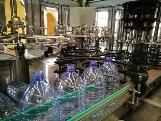 0.5L o ANIMAL DE ESTIMAÇÃO plástico 32000 BPH engarrafou máquinas de enchimento da água